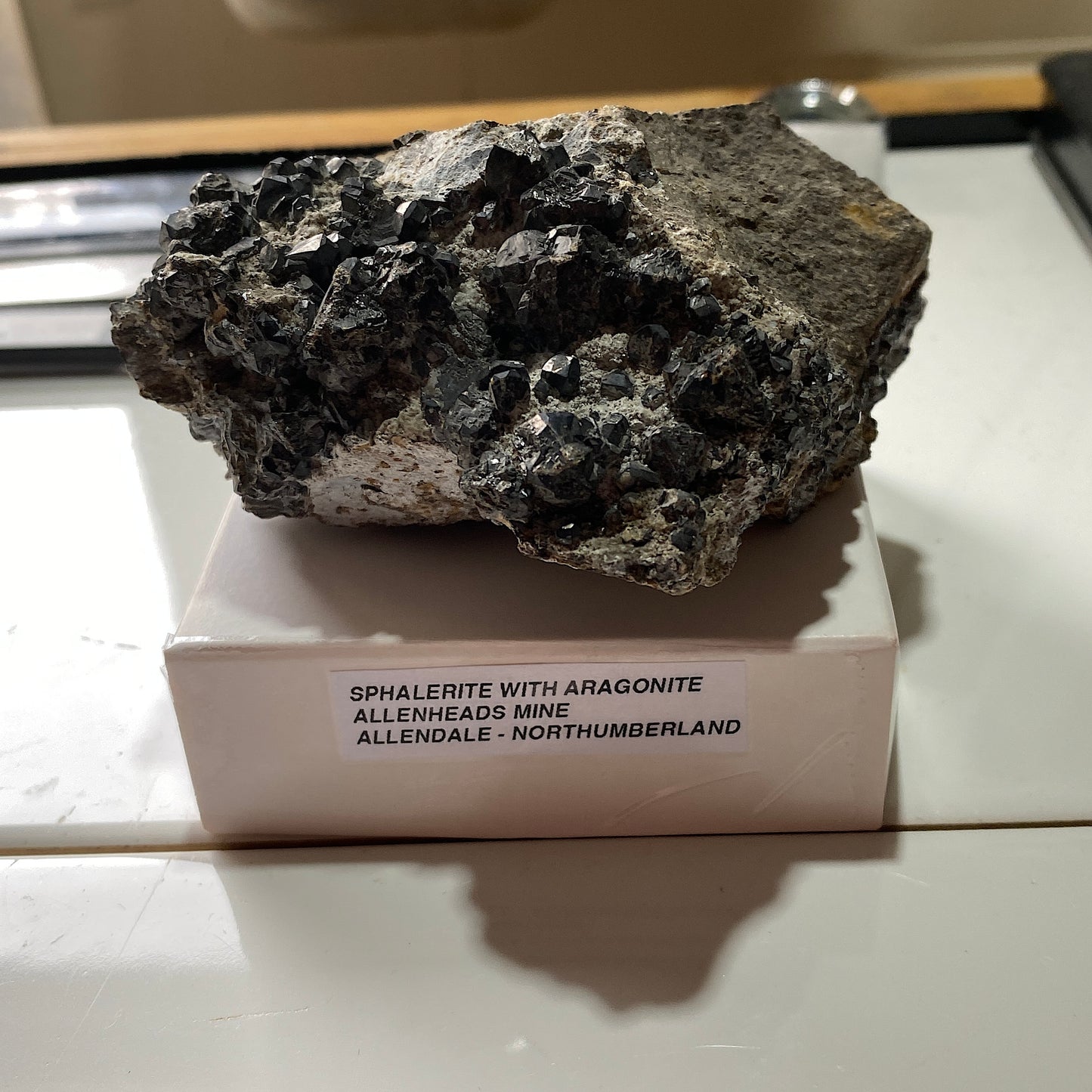 SPHALERITE [WITH ARAGONITE] : ALLENHEADS MINE, ALLENDALE, NORTHUMBERLAND 289g MF5252