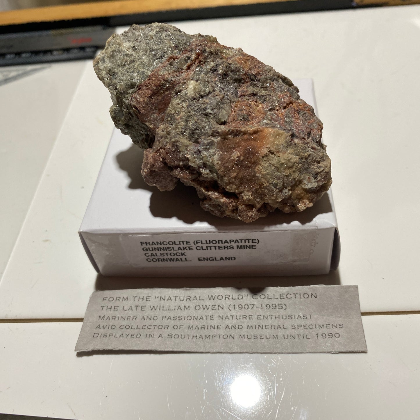 FRANCOLITE [FLUORAPATITE]  ETC : GUNNISLAKE CLITTERS MINE, CALSTOCK, CORNWALL 158g MF1631