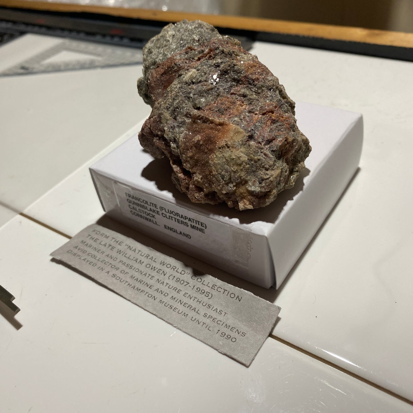 FRANCOLITE [FLUORAPATITE]  ETC : GUNNISLAKE CLITTERS MINE, CALSTOCK, CORNWALL 158g MF1631