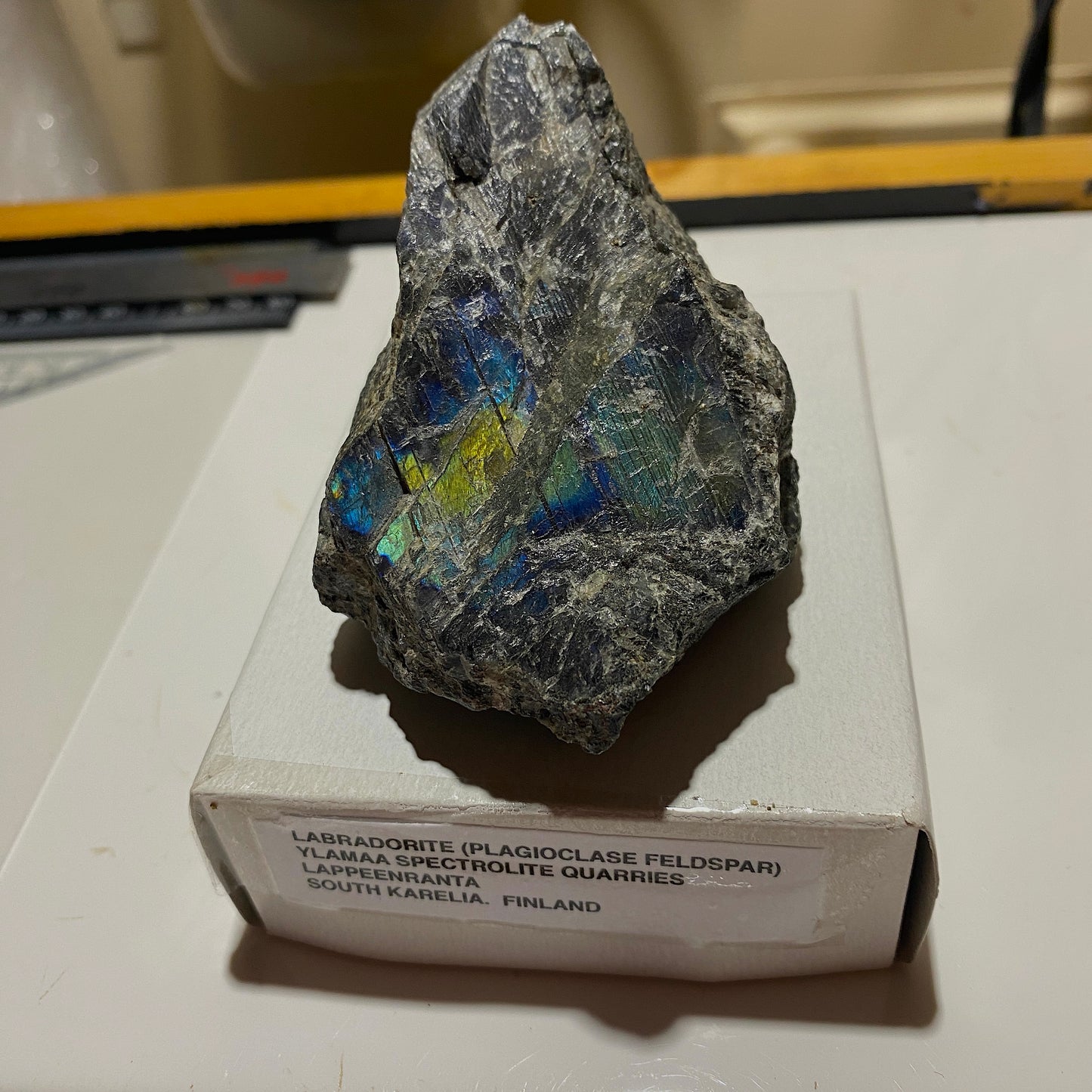 LABRADORITE FROM YLAMAA SPECTROLITE QUARRIES, SOUTH KARELIA, FINLAND 248g MF1683