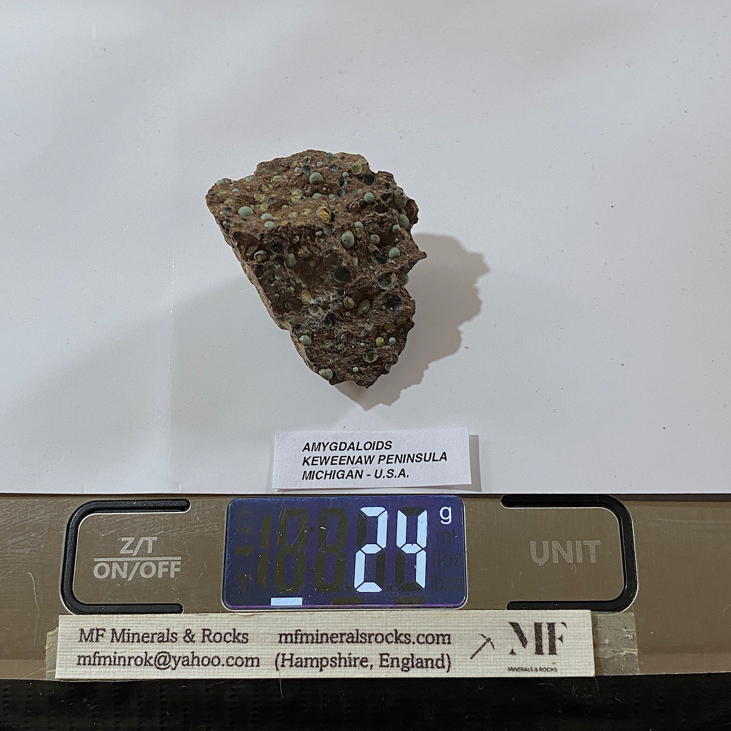 AMYGDALOIDS IN LIMONITE : KEWEENAW PENINSULA, MICHIGAN, U.S.A. 24g MF5255
