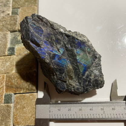 LABRADORITE FROM YLAMAA SPECTROLITE QUARRIES, SOUTH KARELIA, FINLAND 248g MF1683