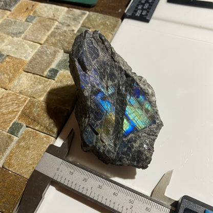 LABRADORITE FROM YLAMAA SPECTROLITE QUARRIES, SOUTH KARELIA, FINLAND 248g MF1683