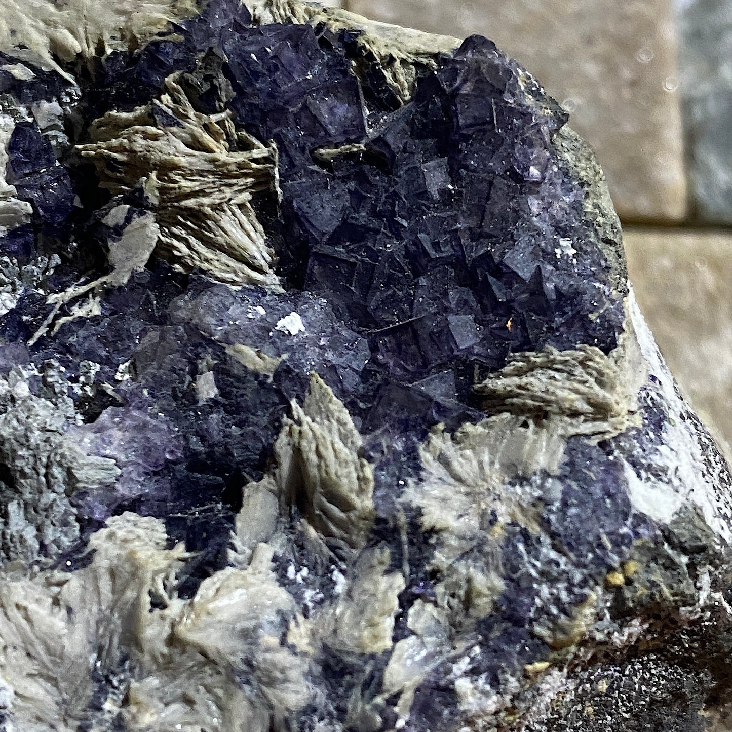 FLUORITE/BARYTE/MARCASITE/CALCITE : LADYWASH MINE, EYAM, DERBYSHIRE, ENGLAND 491g MF1625