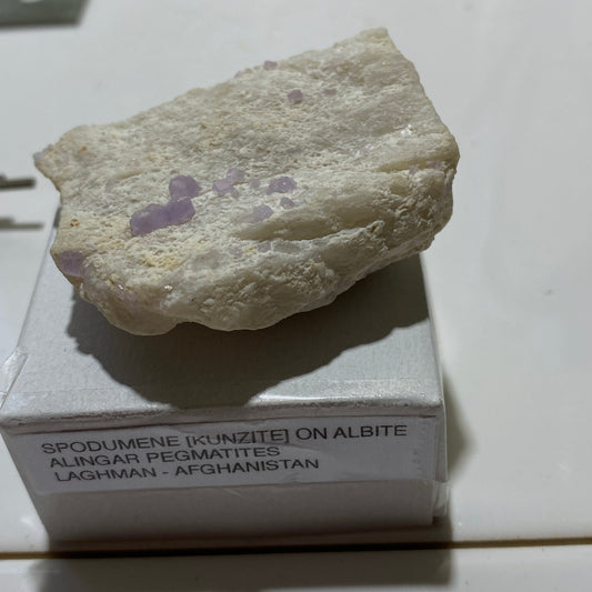 SPODUMENE [KUNZITE]  CRYSTALS ON ALBITE -  LAGHMAN, AFGHANISTAN  45g MF4234