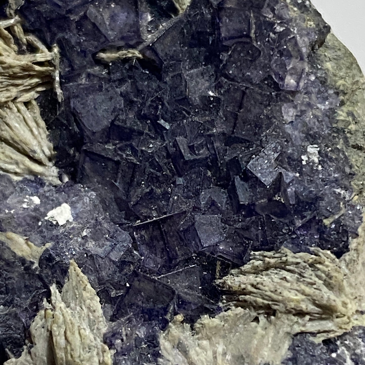 FLUORITE/BARYTE/MARCASITE/CALCITE : LADYWASH MINE, EYAM, DERBYSHIRE, ENGLAND 491g MF1625