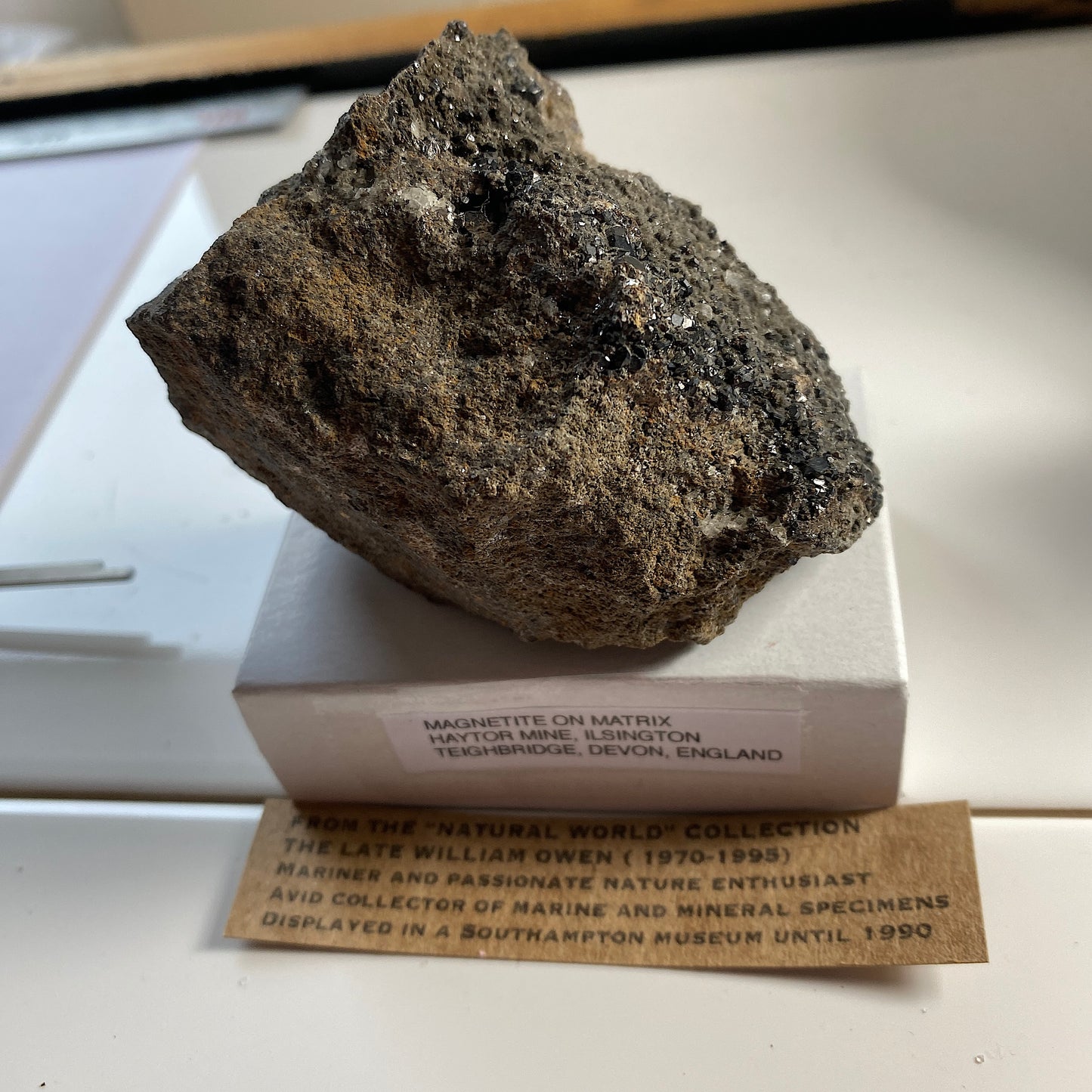 MAGNETITE CRYSTALS ON MATRIX - HAYTOR MINE, DARTMOOR, DEVON, ENGLAND 212g MF2063