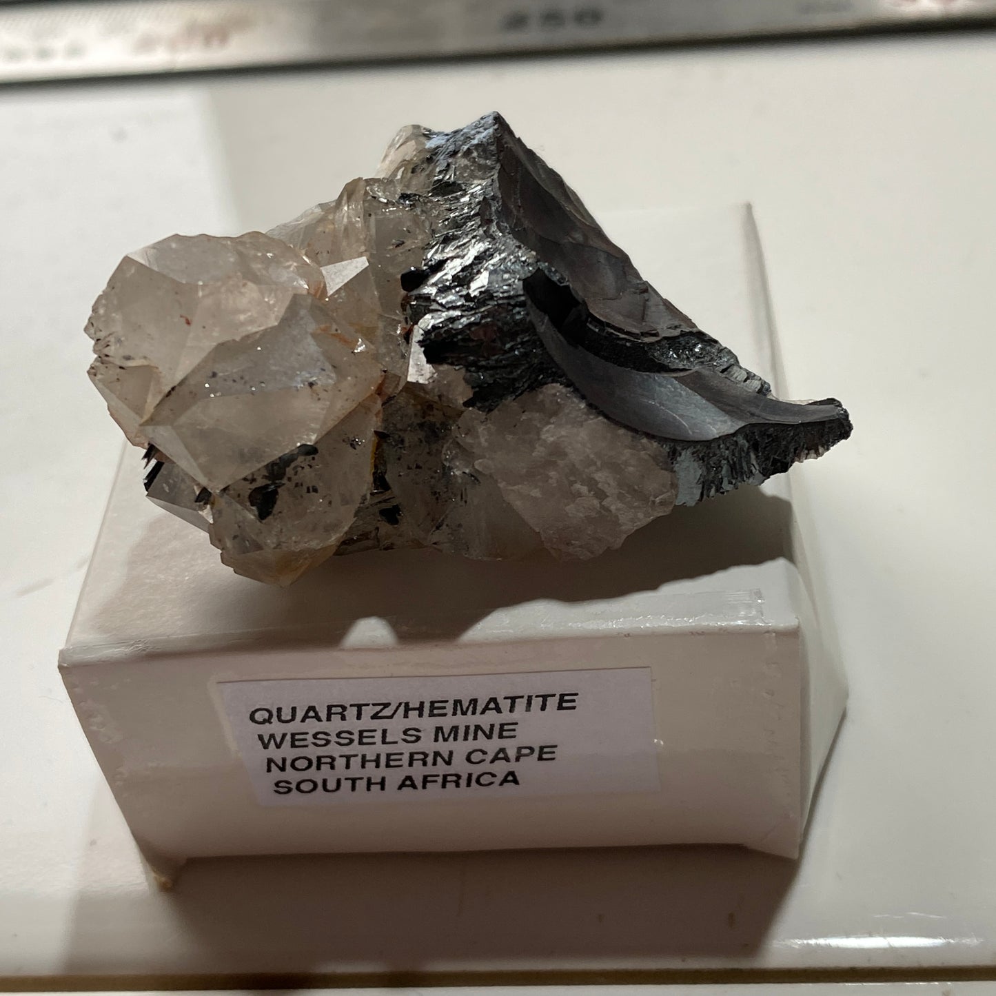 HEMATITE WITH QUARTZ : WESSELS MINE, NORTHERN CAPE, SOUTH AFRICA. 40g MF5258
