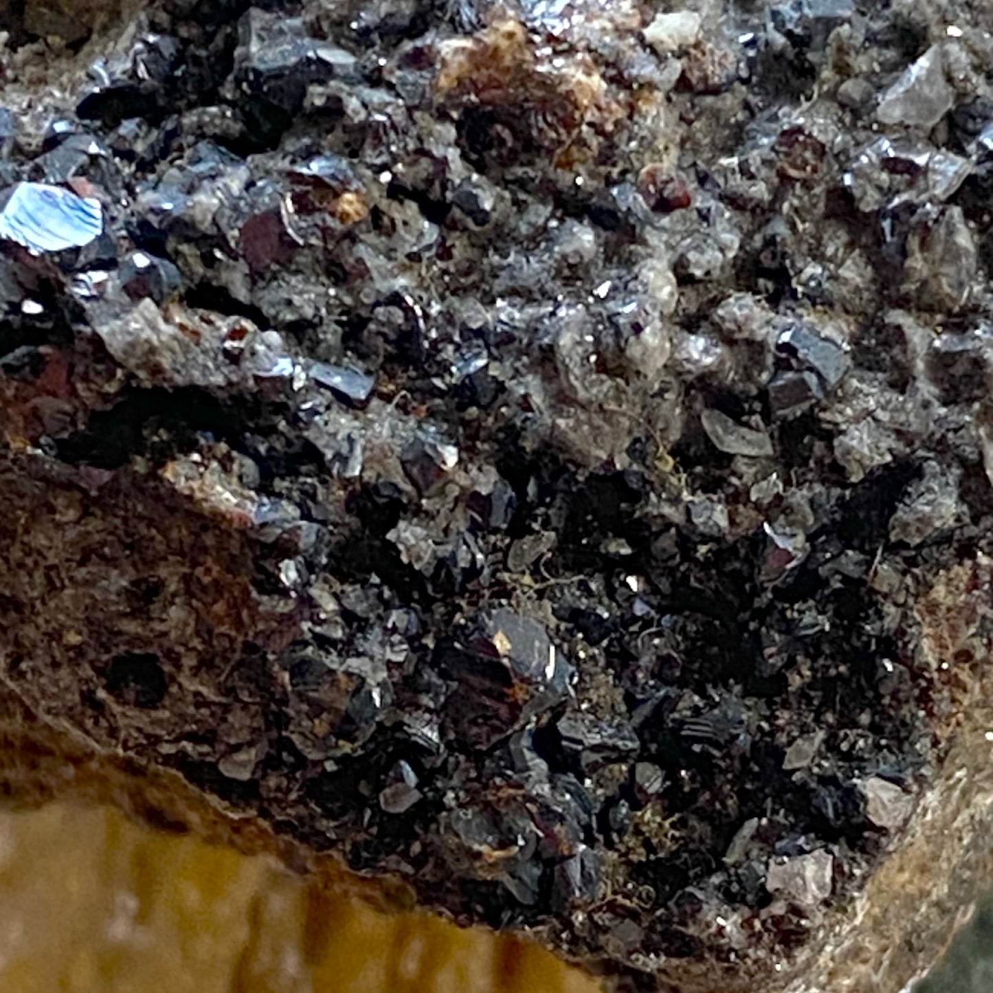 MAGNETITE CRYSTALS ON MATRIX - HAYTOR MINE, DARTMOOR, DEVON, ENGLAND 212g MF2063