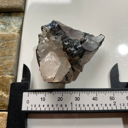 HEMATITE WITH QUARTZ : WESSELS MINE, NORTHERN CAPE, SOUTH AFRICA. 40g MF5258