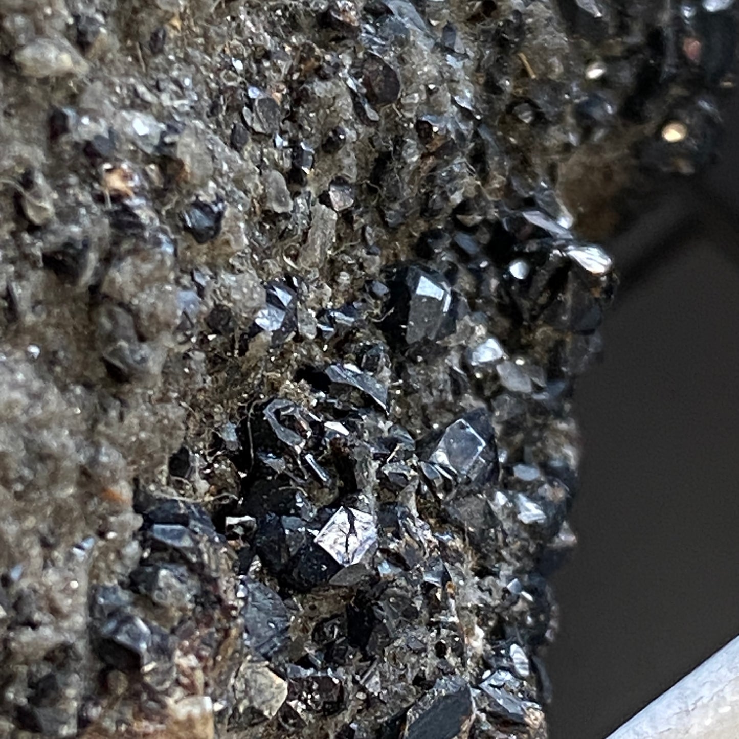 MAGNETITE CRYSTALS ON MATRIX - HAYTOR MINE, DARTMOOR, DEVON, ENGLAND 212g MF2063