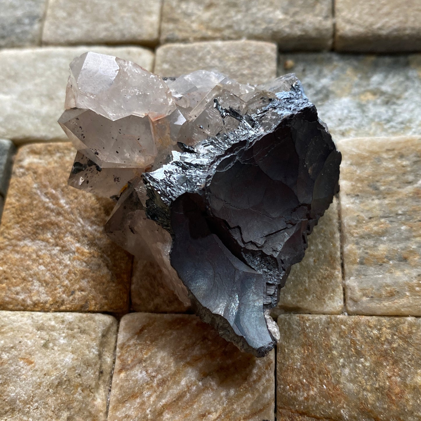 HEMATITE WITH QUARTZ : WESSELS MINE, NORTHERN CAPE, SOUTH AFRICA. 40g MF5258