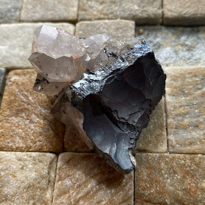HEMATITE WITH QUARTZ : WESSELS MINE, NORTHERN CAPE, SOUTH AFRICA. 40g MF5258