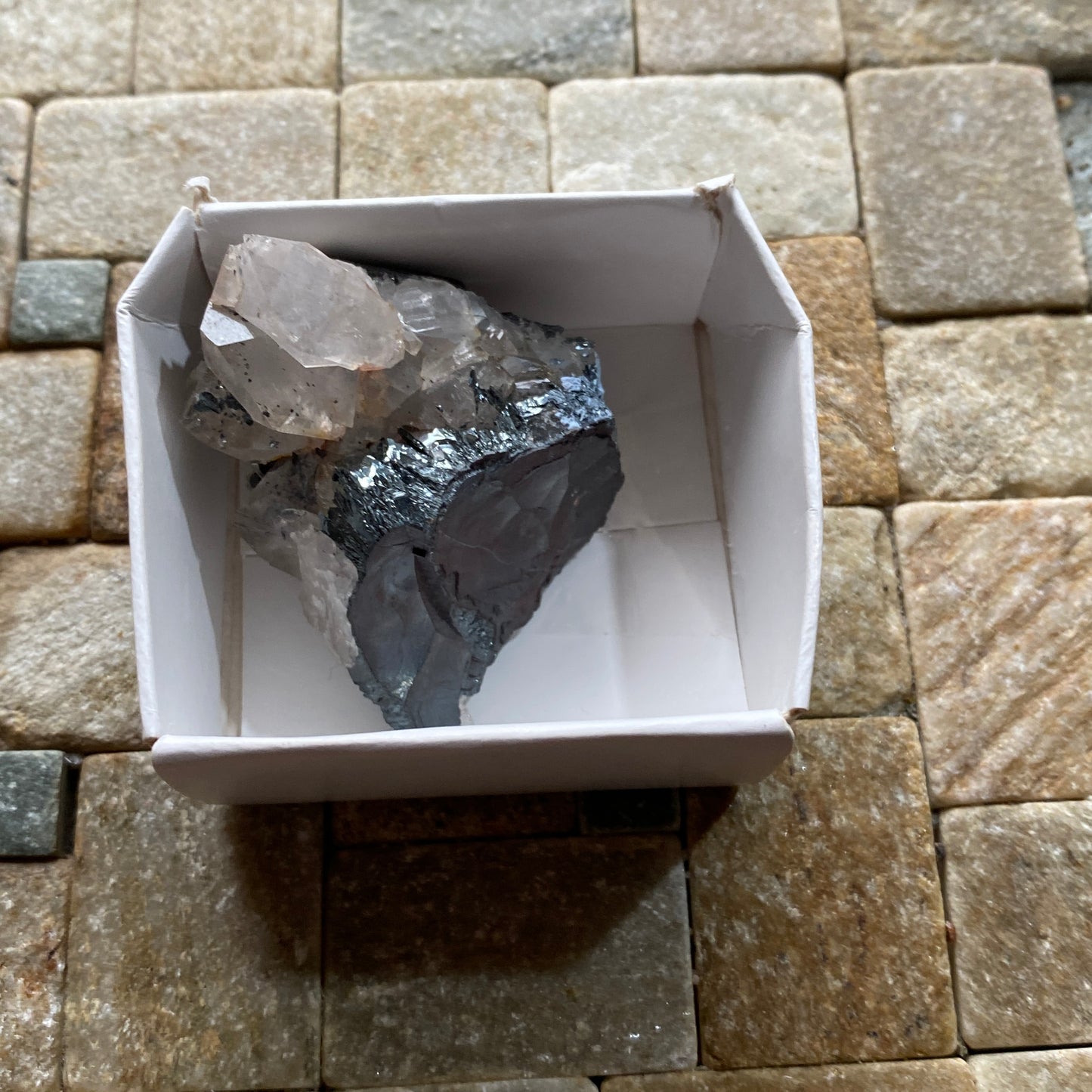 HEMATITE WITH QUARTZ : WESSELS MINE, NORTHERN CAPE, SOUTH AFRICA. 40g MF5258