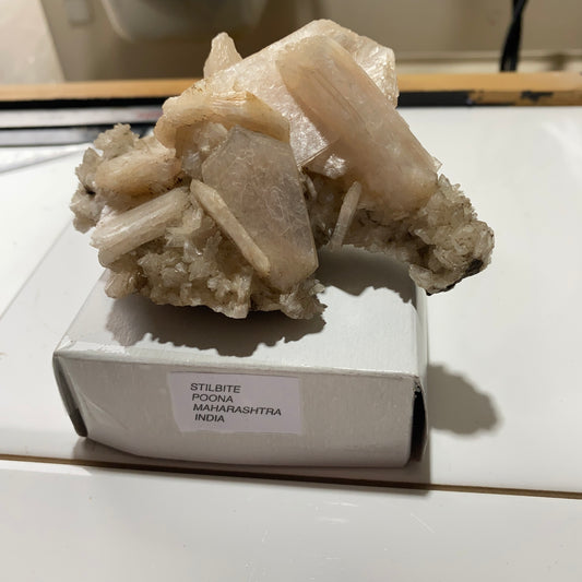STILBITE : POONA, MAHARASHTRA, INDIA. 156g MF1760