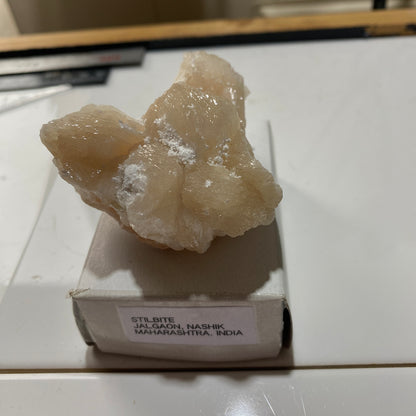STILBITE : JALGAON, NASHIK, MAHARASHTRA, INDIA  101g MF1738