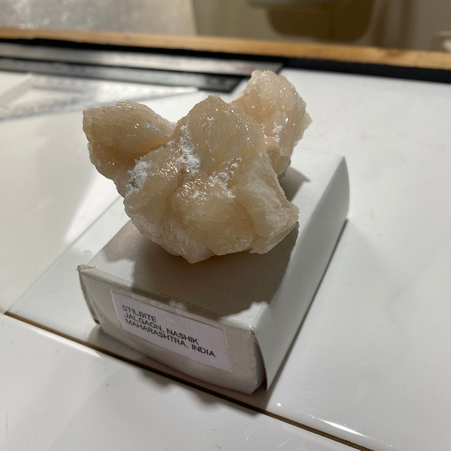 STILBITE : JALGAON, NASHIK, MAHARASHTRA, INDIA  101g MF1738
