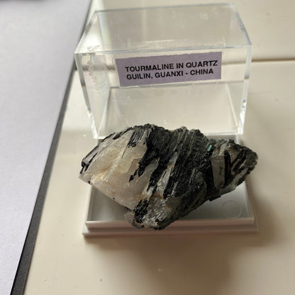 SCHORL TOURMALINE ON QUARTZ - GUILIN, GUANXI, CHINA. 56g MF6914