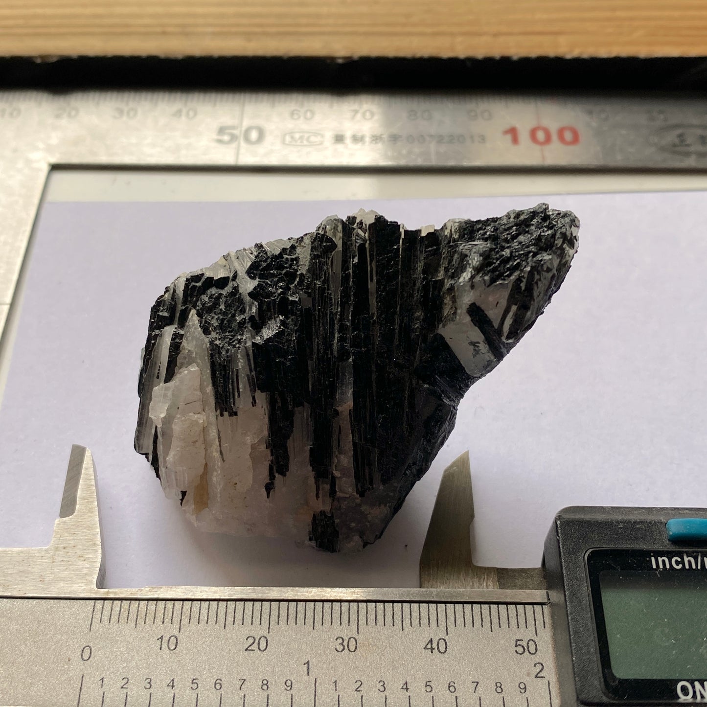 SCHORL TOURMALINE ON QUARTZ - GUILIN, GUANXI, CHINA. 56g MF6914