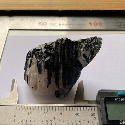 SCHORL TOURMALINE ON QUARTZ - GUILIN, GUANXI, CHINA. 56g MF6914