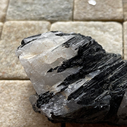 SCHORL TOURMALINE ON QUARTZ - GUILIN, GUANXI, CHINA. 56g MF6914