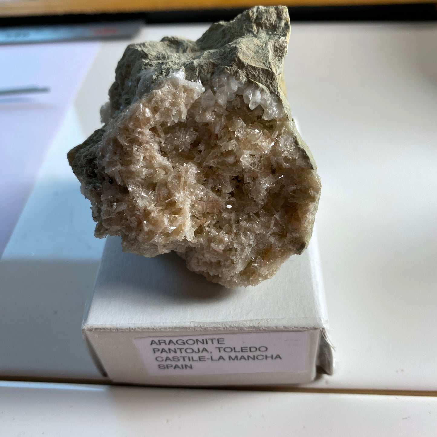 AROGONITE ON MATRIX - PANTAJO, SPAIN 160g MF2070