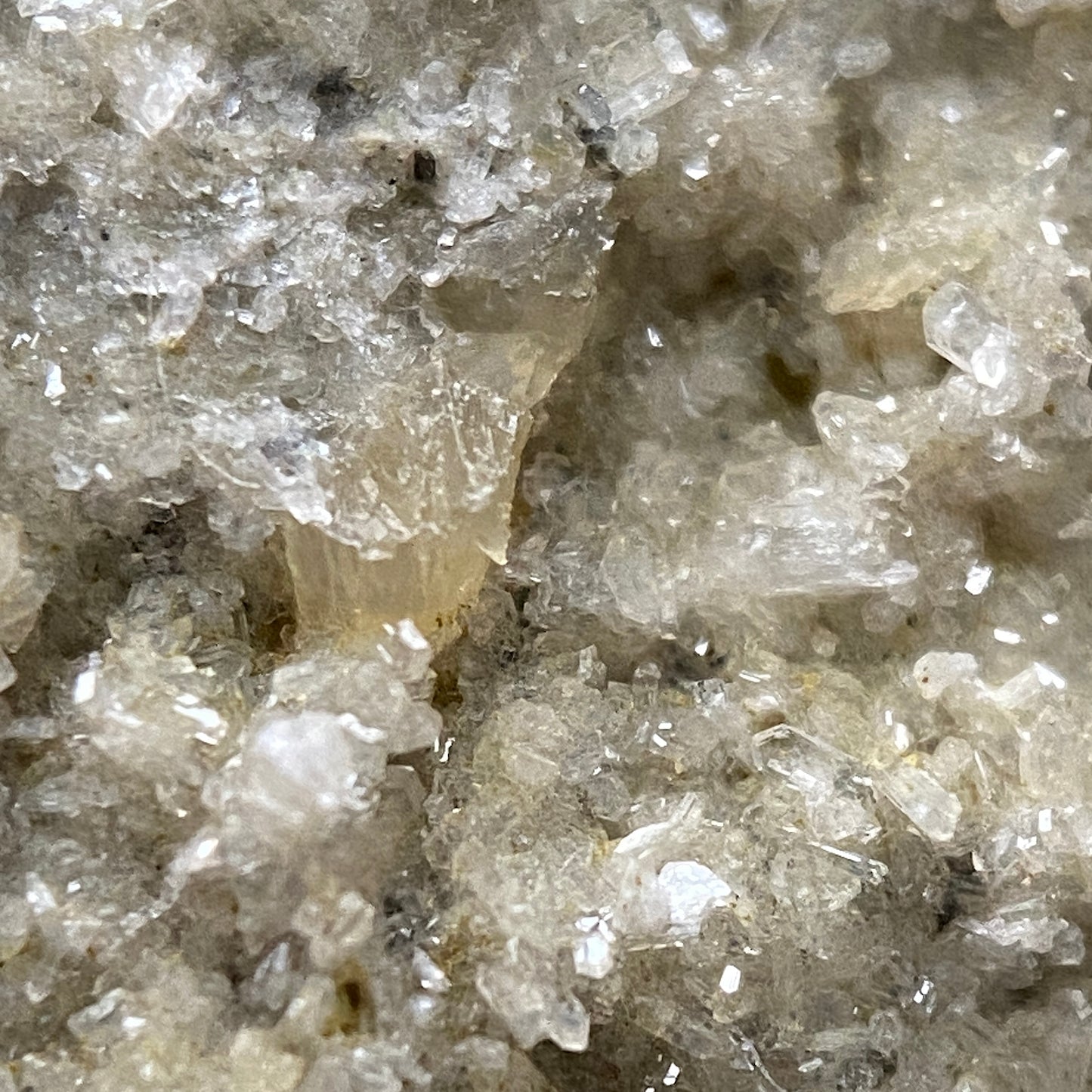 ZEOLITES WITH CALCITE : VALEA ABSULUI QUARRY, CRISCIOR, ROMANIA 38g MF1747
