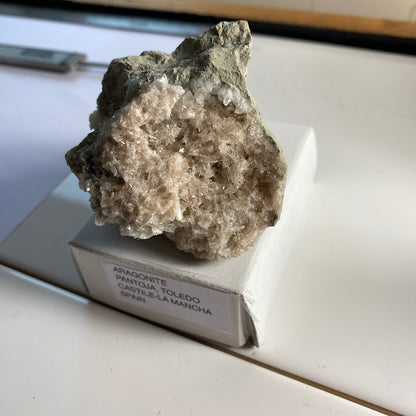 AROGONITE ON MATRIX - PANTAJO, SPAIN 160g MF2070