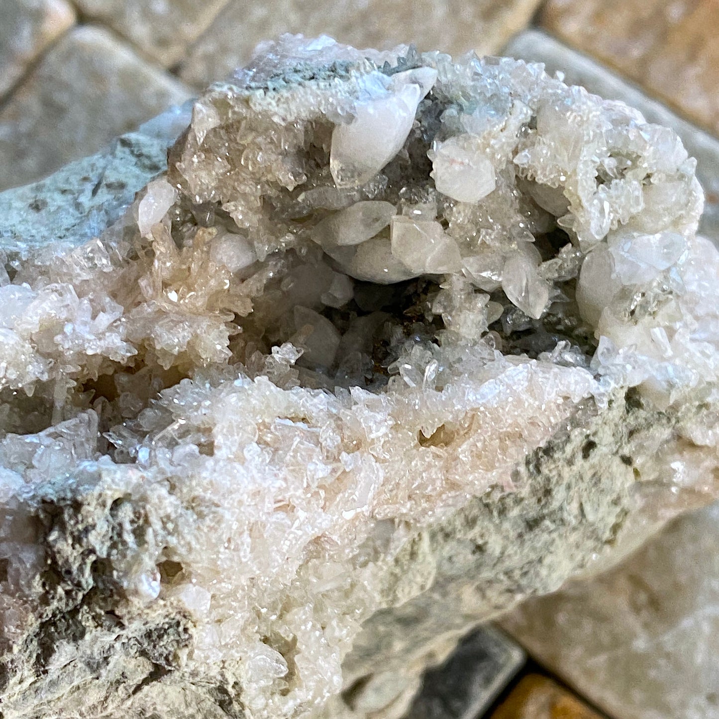 AROGONITE ON MATRIX - PANTAJO, SPAIN 160g MF2070