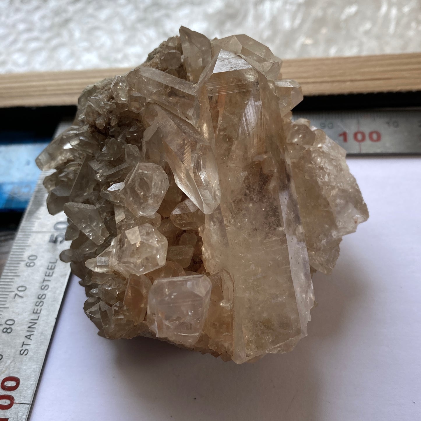 QUARTZ CRYSTAL ASSEMBLAGE ON SANDSTONE FROM MOUNT IDA, U.S.A. 303g MF2072