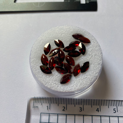 ALMANDINE GARNET NATURAL GEMSTONES x 20 - ROBINSON MINING DISTRICT, NEVADA. 14.02Ct. MFG2244