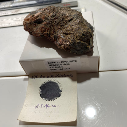 RARE SPECIMEN : AXINITE & RHODONITE - WESSELS MINE, NORTHERNCAPE, SOUTH AFRICA. 140g MF5268
