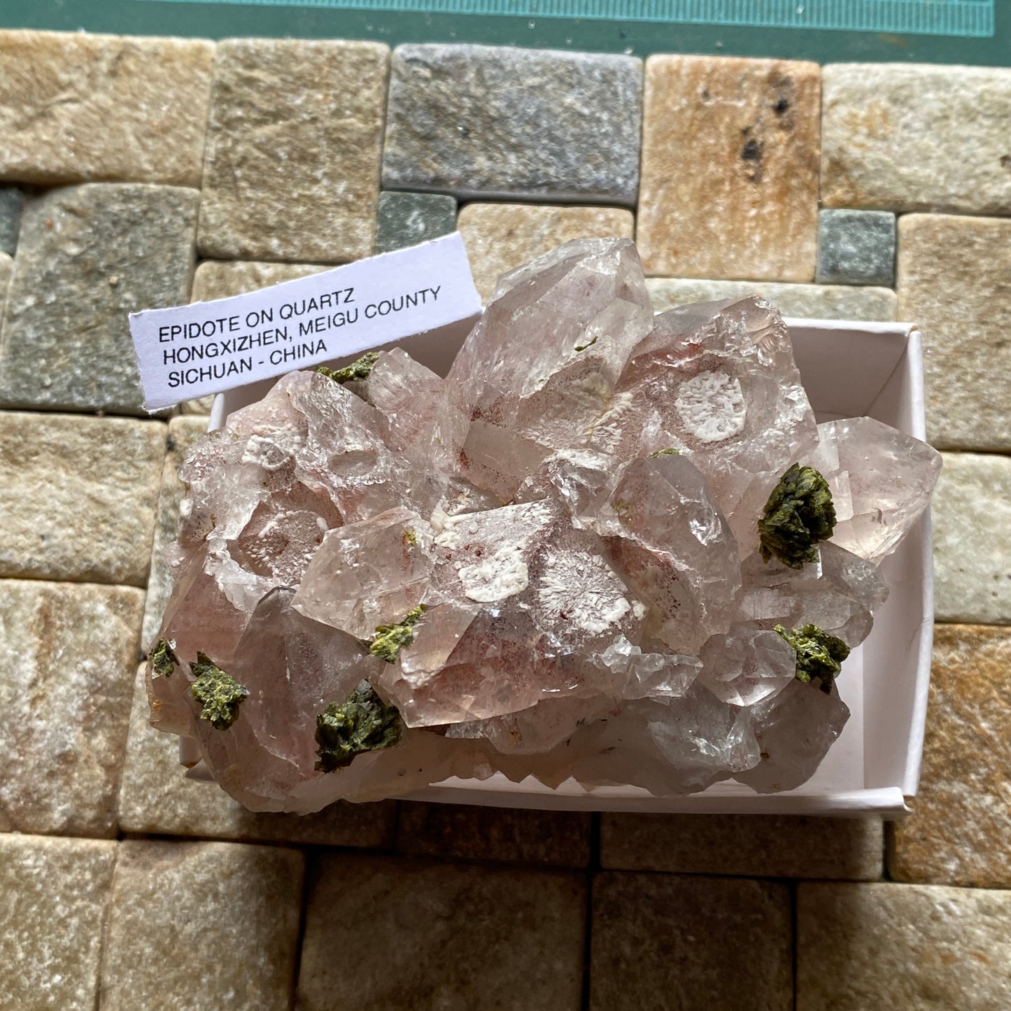 EPIDOTE ON QUARTZ RARE SPECIMEN FROM MEIGU COUNTY, SICHUAN, CHINA 159g MF6963