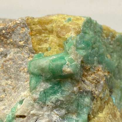 EMERALD BERYL WITH INTERESTING ACCESSORY MINERALS FROM CHINA 237g MF1388