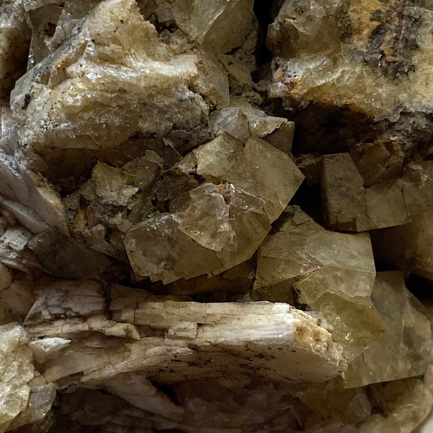 FLUORITE WITH BARYTE : HILTON MINE, MURTON, CUMBRIA LARGE 782g MF5272