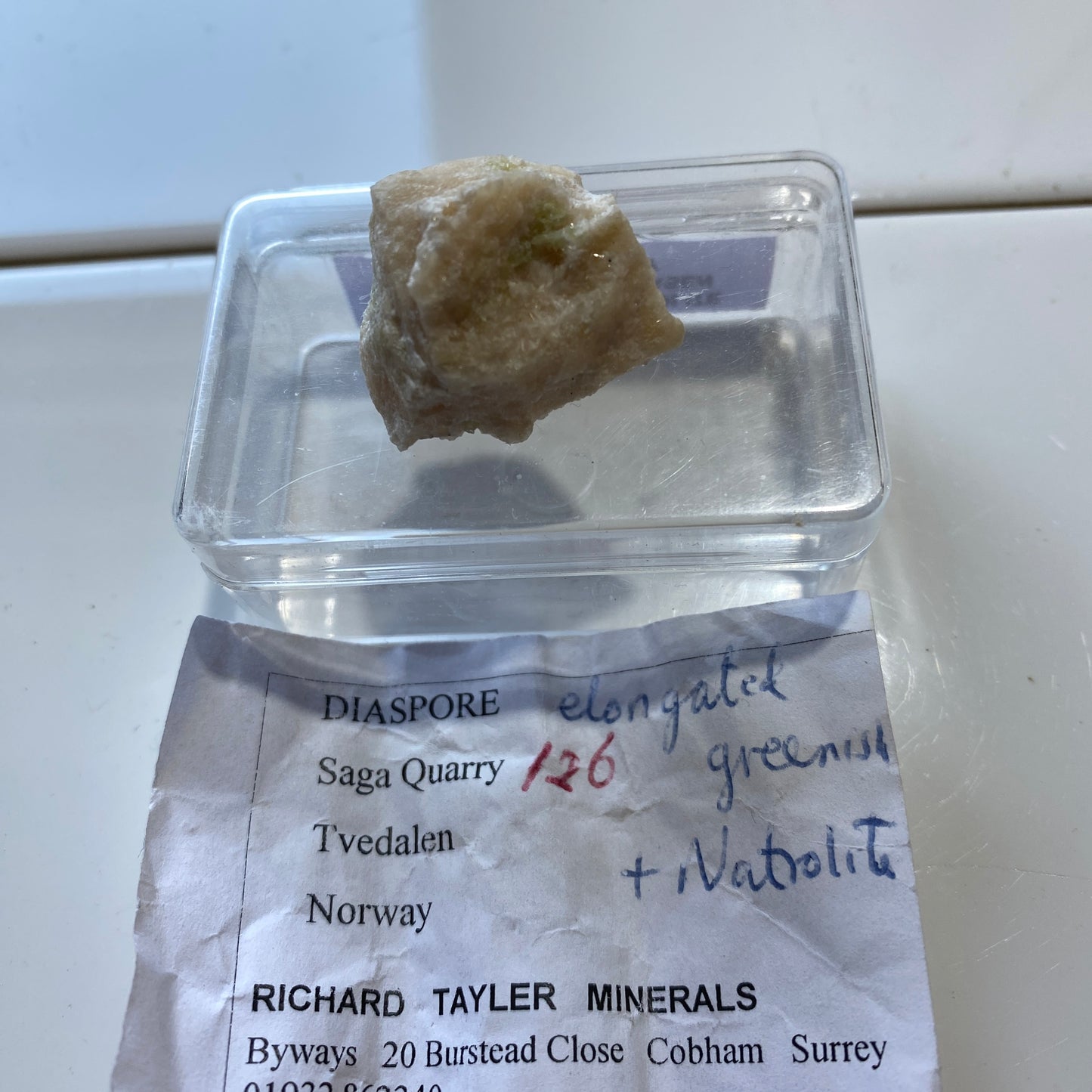 RARE DIASPORE WITH NATROLITE : SAGA 1 QUARRY, TELEMARK, NORWAY. 8g MF5273