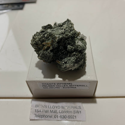 SPHENE/ADULARIA/CHLORITE [ETC] : FELBER VALLEY, MITTERSILL, AUSTRIA 45g MF4628