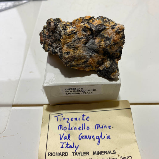 TINZENITE : MOLINELLO MINE, NE, LIGURIA, ITALY         74g  MF4637