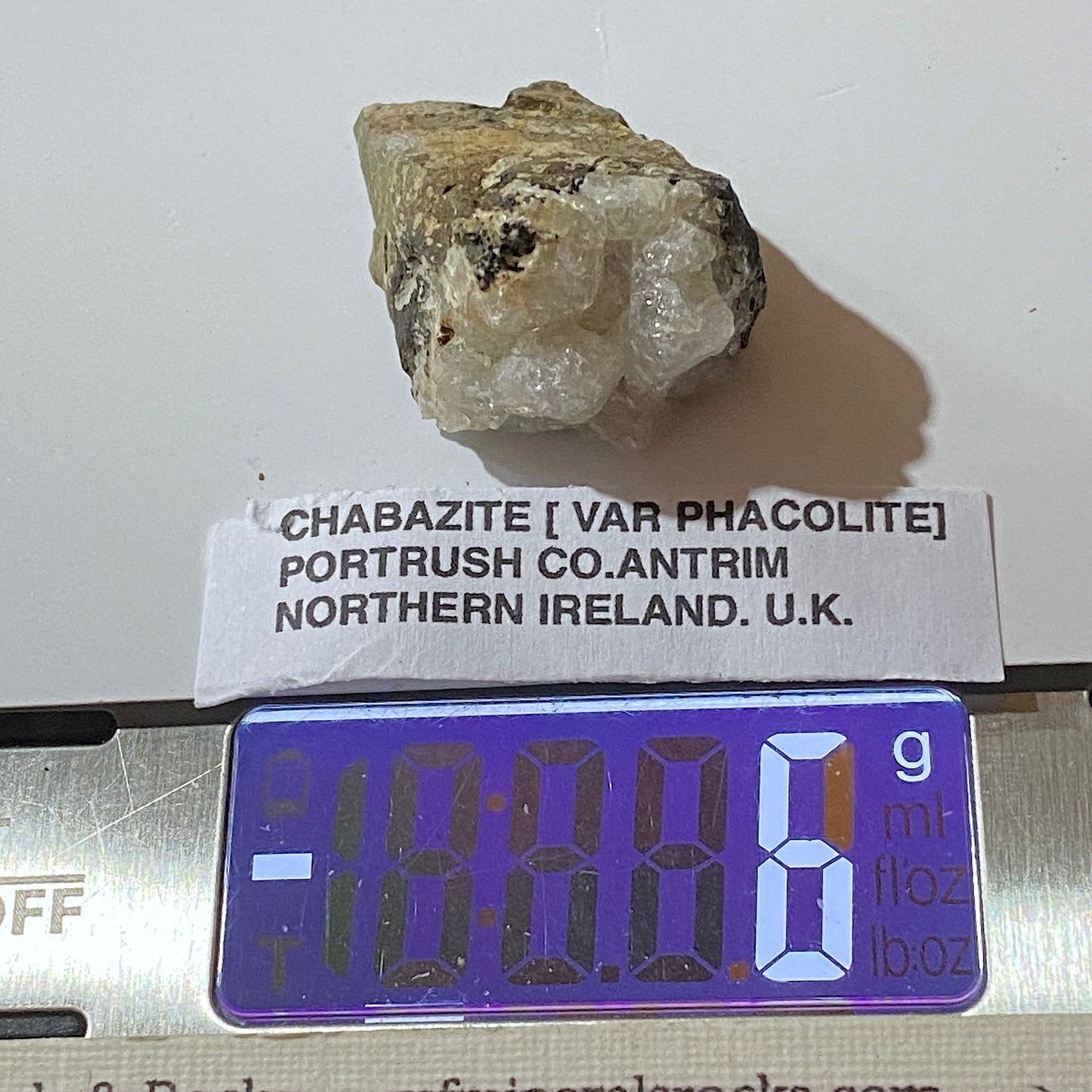 CHABAZITE [VAR PHACOLITE] : PORTRUSH, CO ANTRIM, N. IRELAND 6g  MF5276