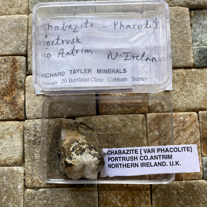 CHABAZITE [VAR PHACOLITE] : PORTRUSH, CO ANTRIM, N. IRELAND 6g  MF5276