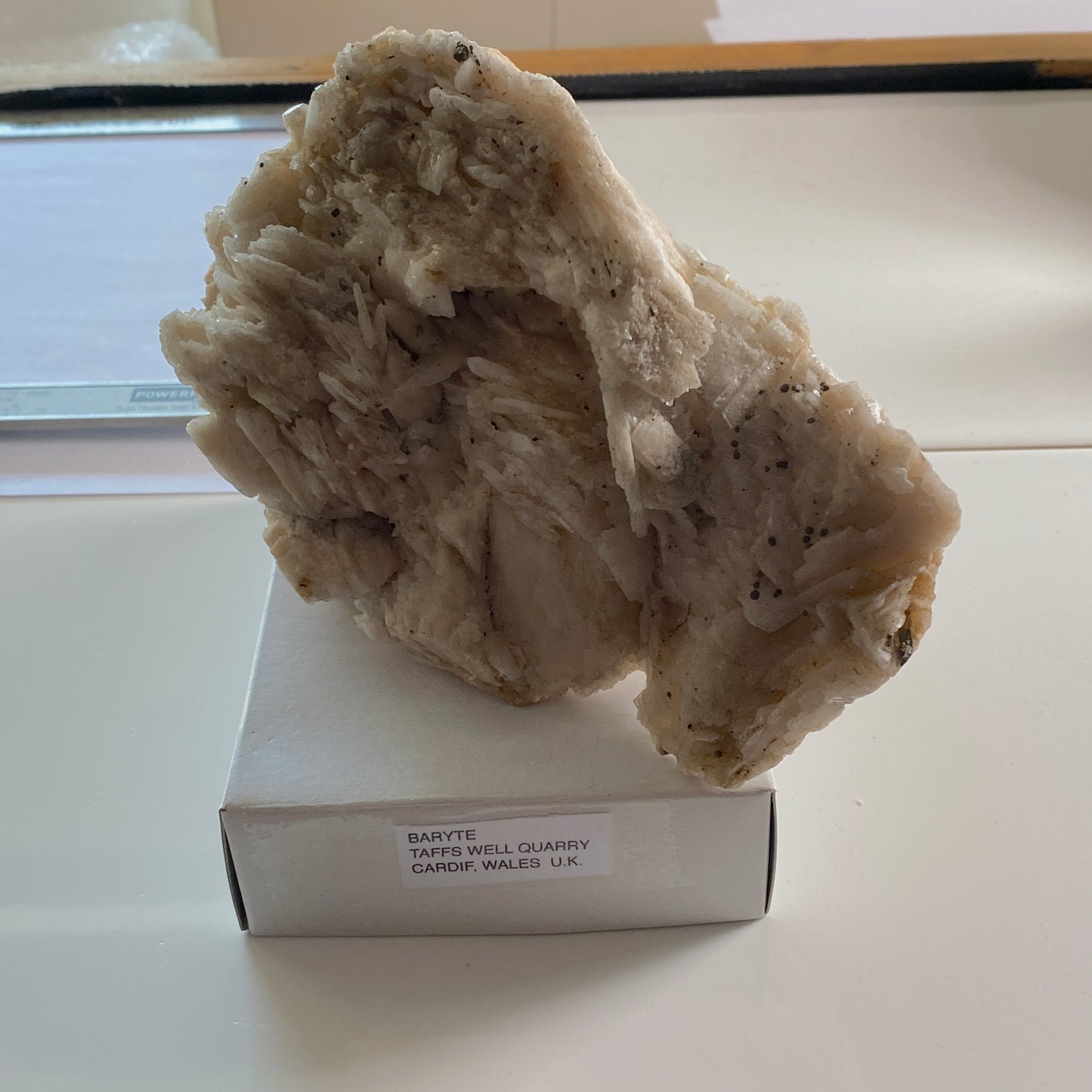 BARYTE [SOLID]  - TAFF'S WELL, CARDIF, WALES, U.K. HEAVY 1515g MF2079