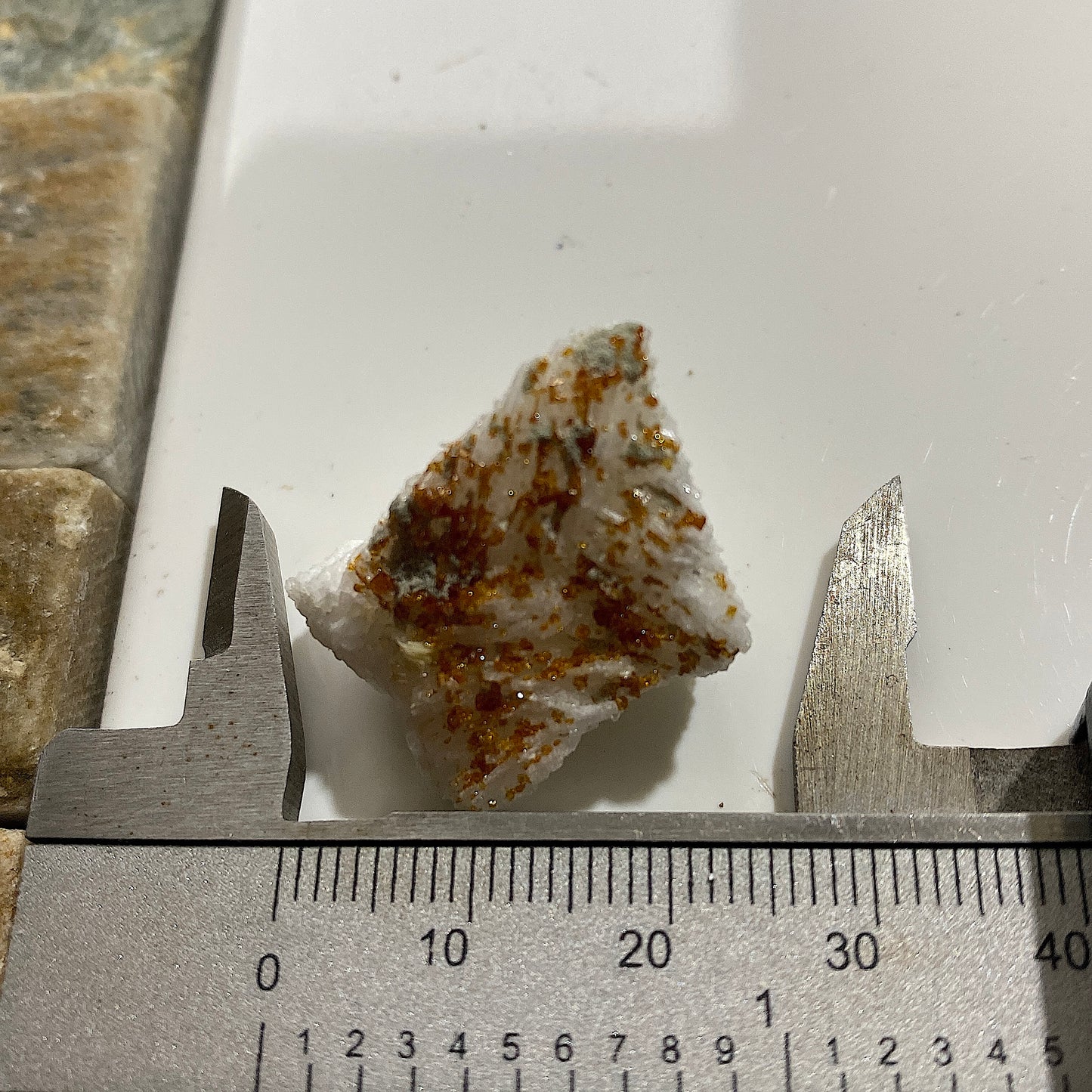 RARE MICROLITE ON ALBITE : IPE MINE, MINAS GERAIS, BRAZIL  MF4657