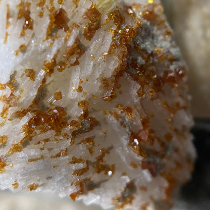 RARE MICROLITE ON ALBITE : IPE MINE, MINAS GERAIS, BRAZIL  MF4657