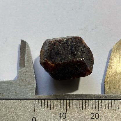 ALMANDINE GARNET - ZILLERTAL, TYROL, AUSTRIAN ALPS. 9g MF4456