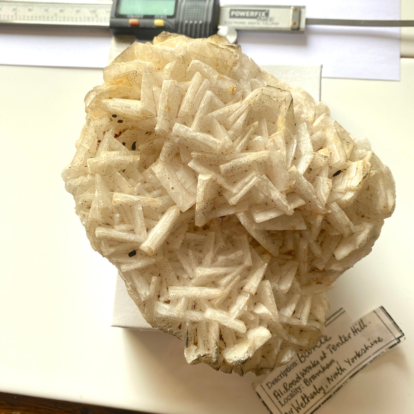 BARYTE HEAVY AND UNUSUAL SPECIMEN FROM YORKSHIRE, ENGLAND 1494g MF2081