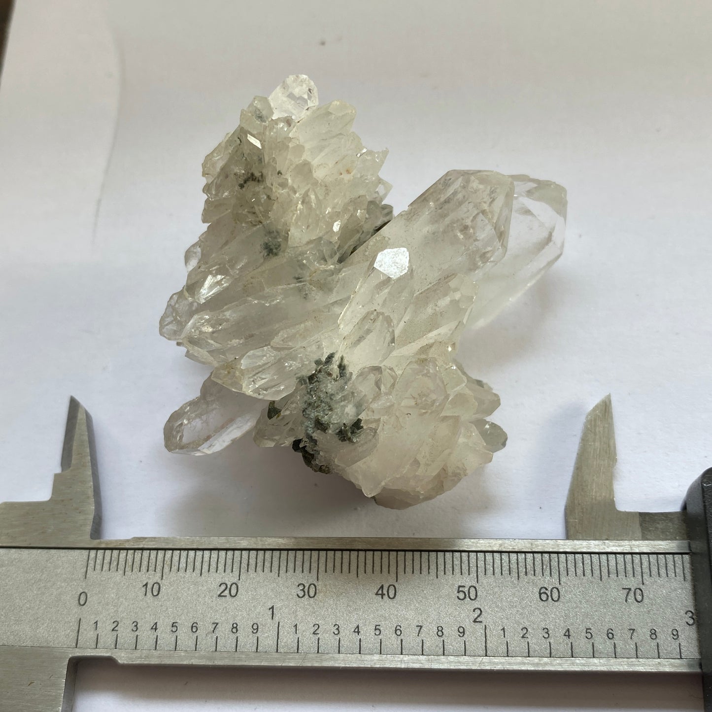 QUARTZ CRYSTAL ASSEMBLAGE WITH EPIDOTE FROM YANGLUIPING CHINA 74g MF1397