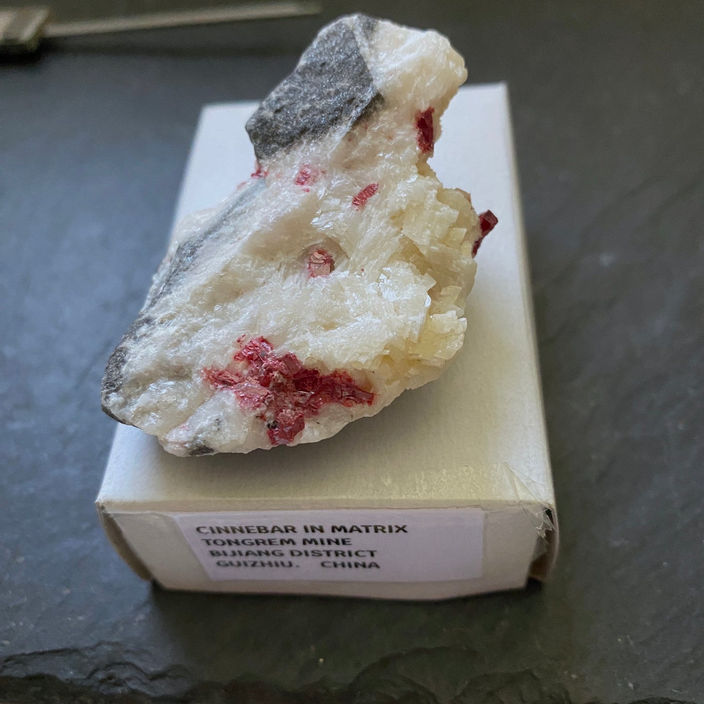 CINNABAR ON MATRIX FROM GUIZHOU, CHINA 50g  MF1401