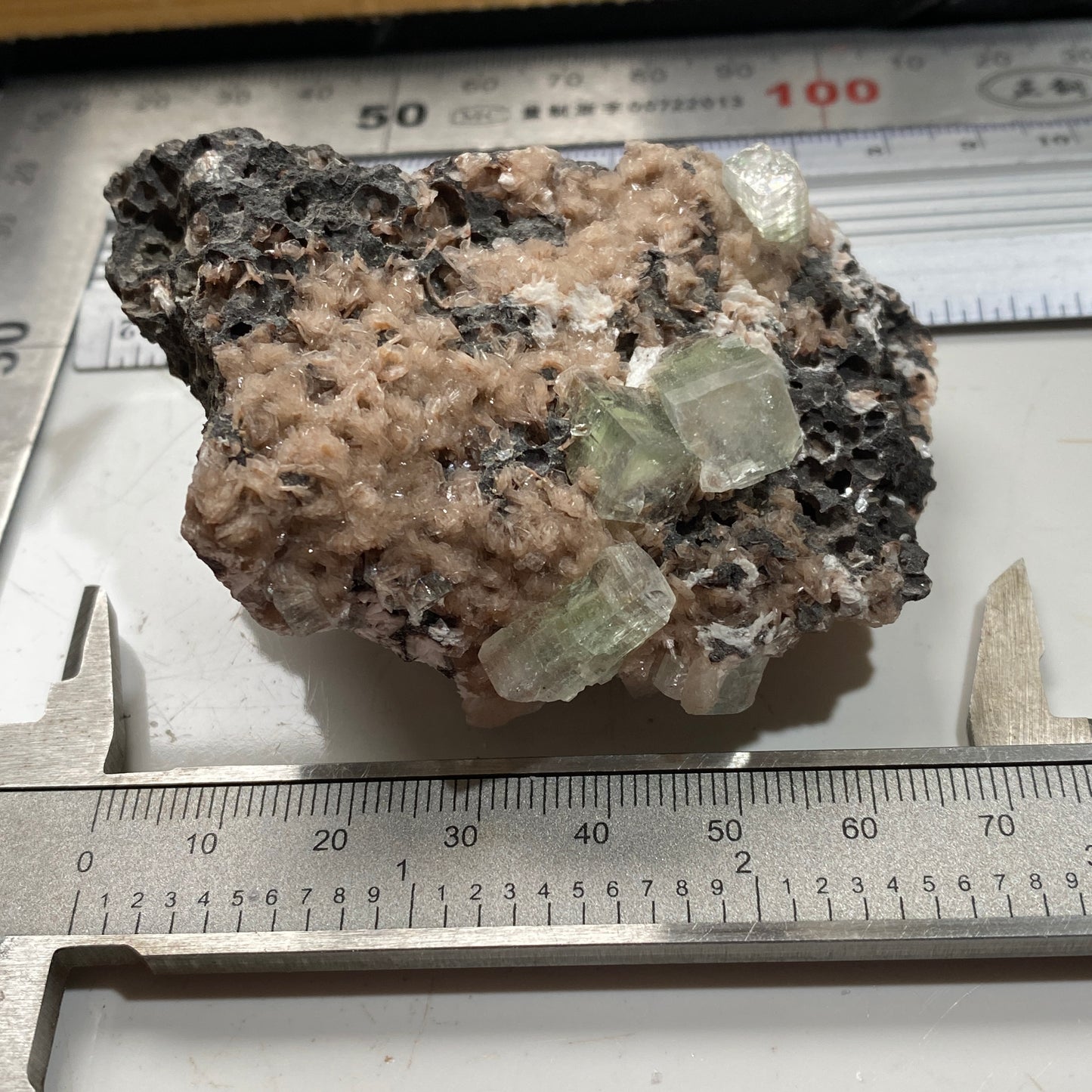 FLUORAPOPHYLLITE WITH STILBITE - PASHAN QUARRIES, PUNE, MAHARASHTRA, INDIA  84g MF4241