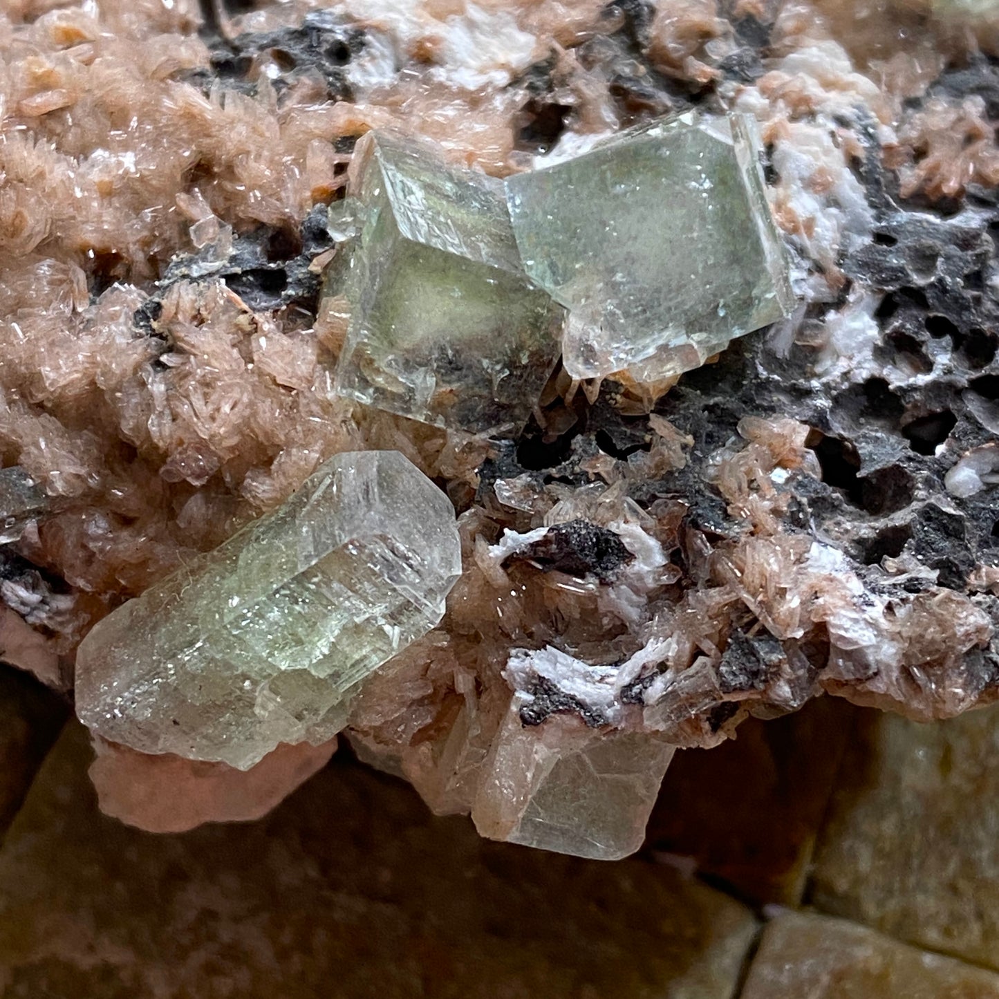 FLUORAPOPHYLLITE WITH STILBITE - PASHAN QUARRIES, PUNE, MAHARASHTRA, INDIA  84g MF4241