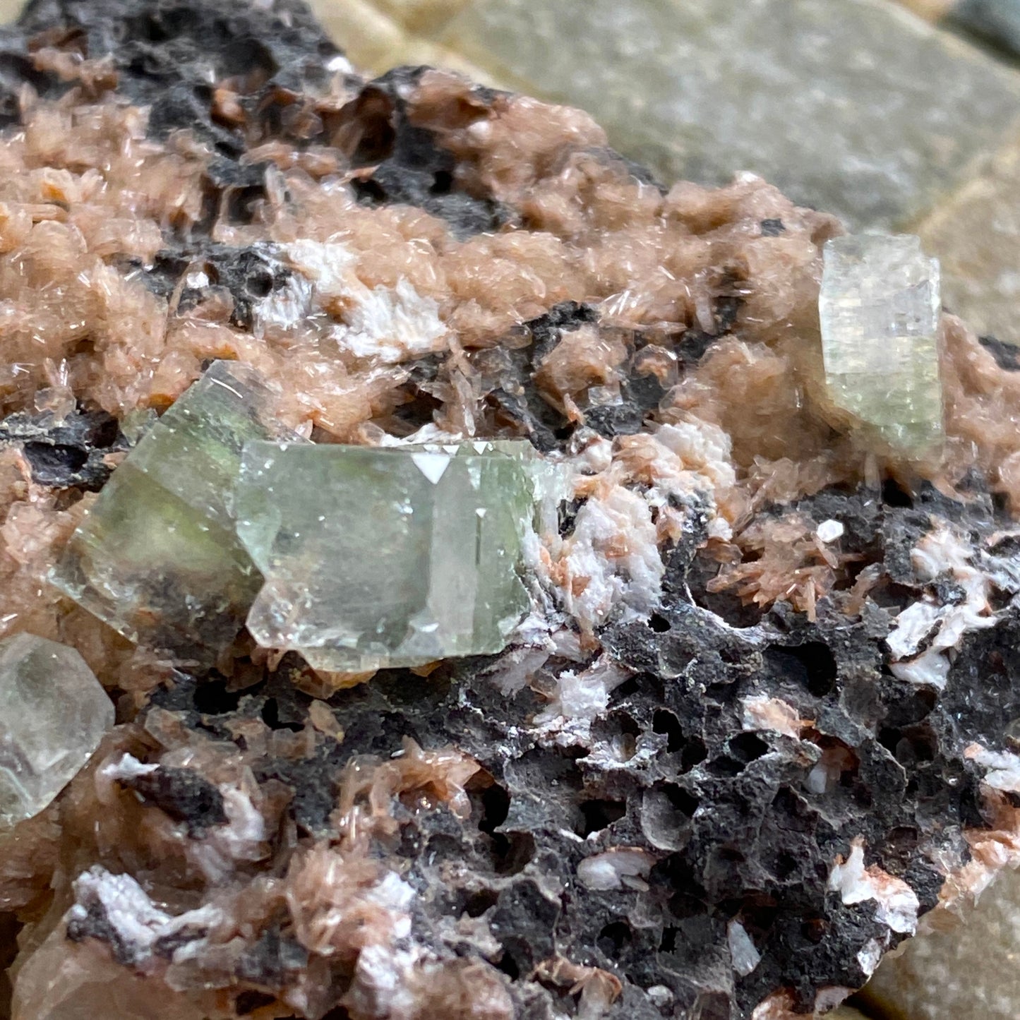 FLUORAPOPHYLLITE WITH STILBITE - PASHAN QUARRIES, PUNE, MAHARASHTRA, INDIA  84g MF4241